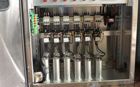 低壓電力電容器爆炸的原因是什么？